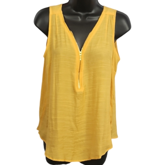 harvé benard Gold Zip-Front Sleeveless Blouse - Picture 2 of 8